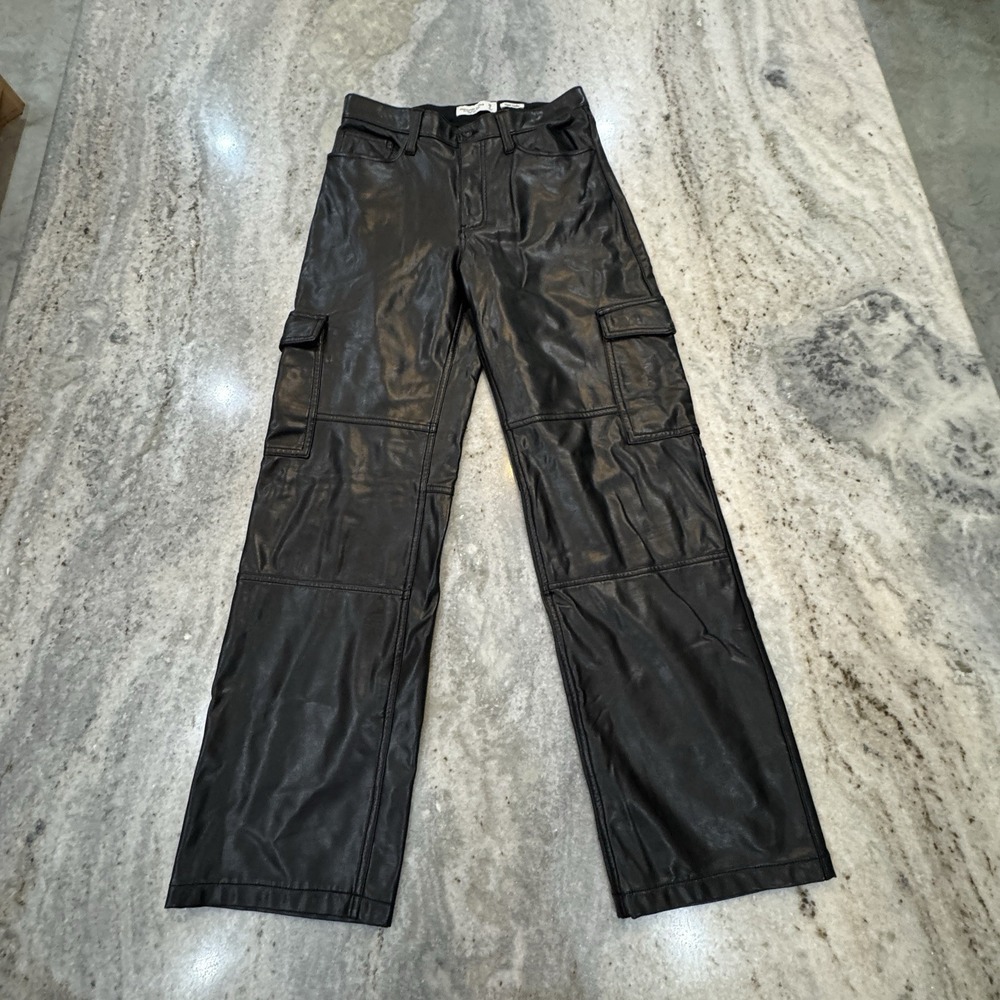 Abercrombie & Fitch Black Baggy 90s Wide Leg Cargo Vegan Leather Pants 29 Sz 6